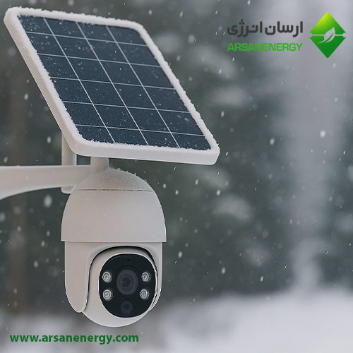 پنل خورشیدی در هوای برفی